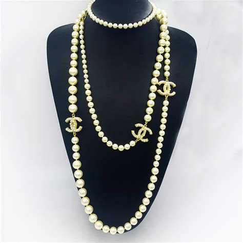 chanel pearl necklace